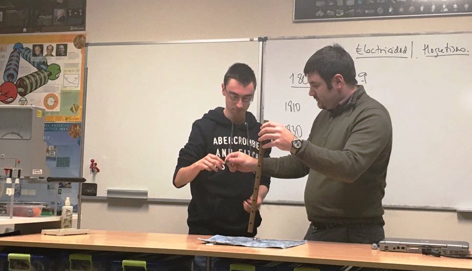 2ºBACH en el Aula de CIencias