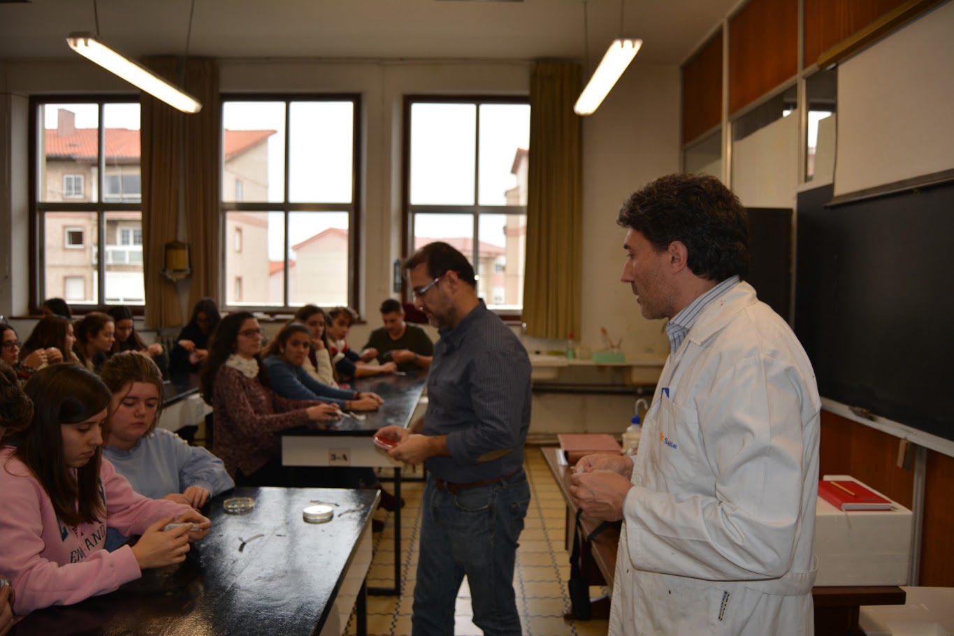 Alumnos Bach participan en proyecto investigación con IDIVAL